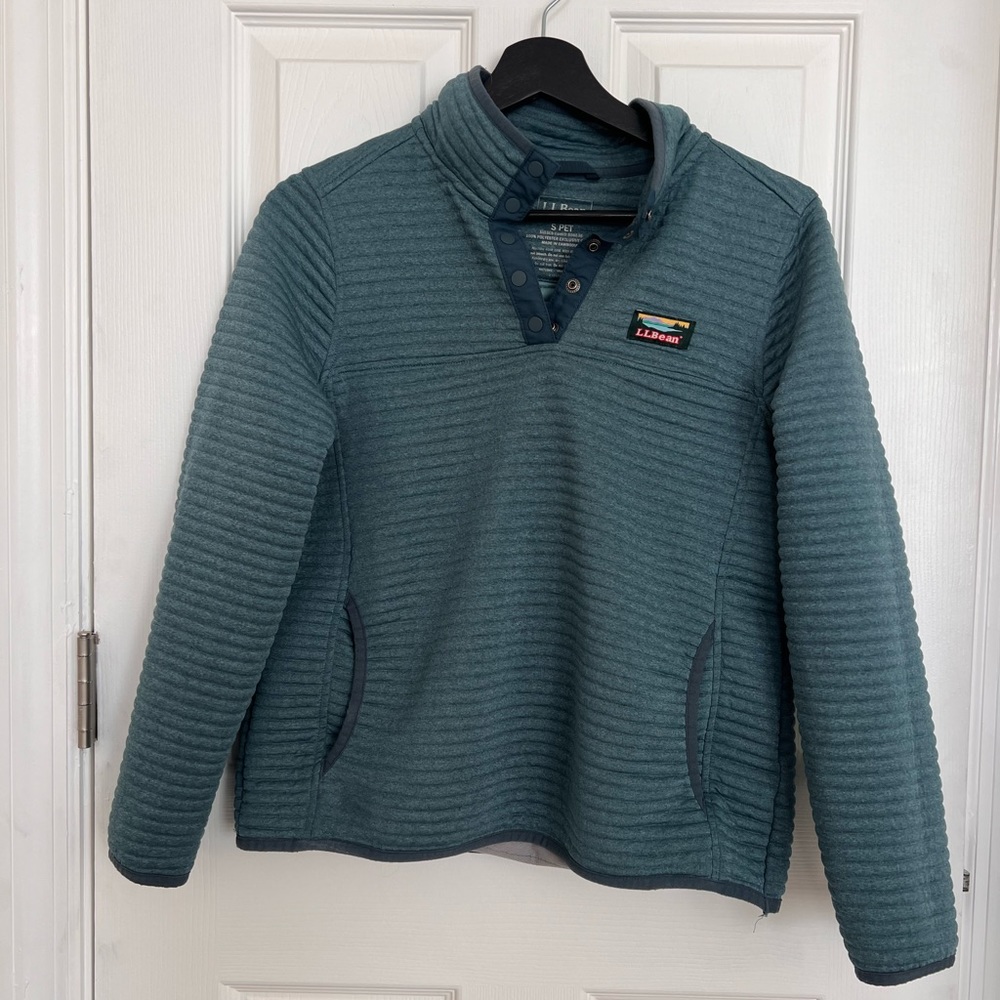 LL Bean Women’s Airlight Knit Pullover - Small Petite